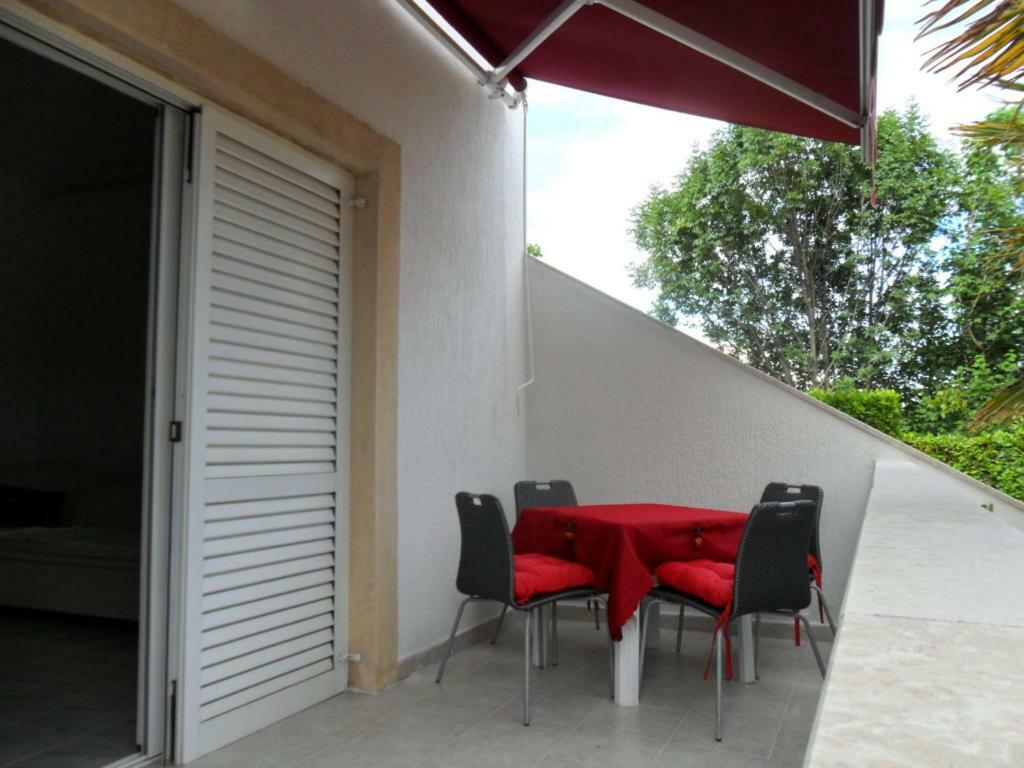 Apartman Kartec Крк Экстерьер фото